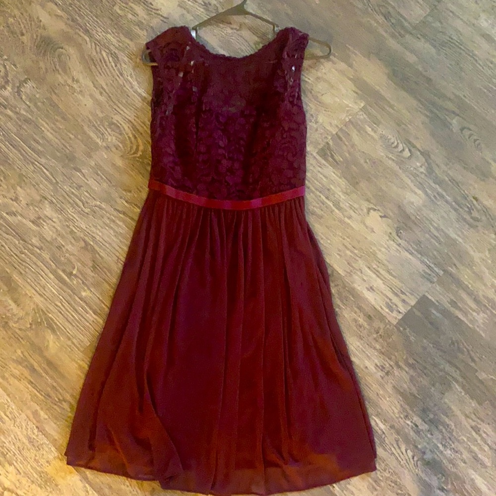 Women’s maroon knee length dress size 6